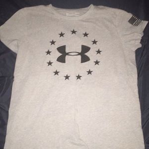 Under Armour Women’s L Gray Stars T-Shirt